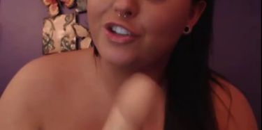 Amateur cam girl tempts with her bbw body and big boobs