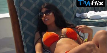 Watch Kim Kardashian West Bikini Scene in Kourtney AND Khloe Take Miami f.....